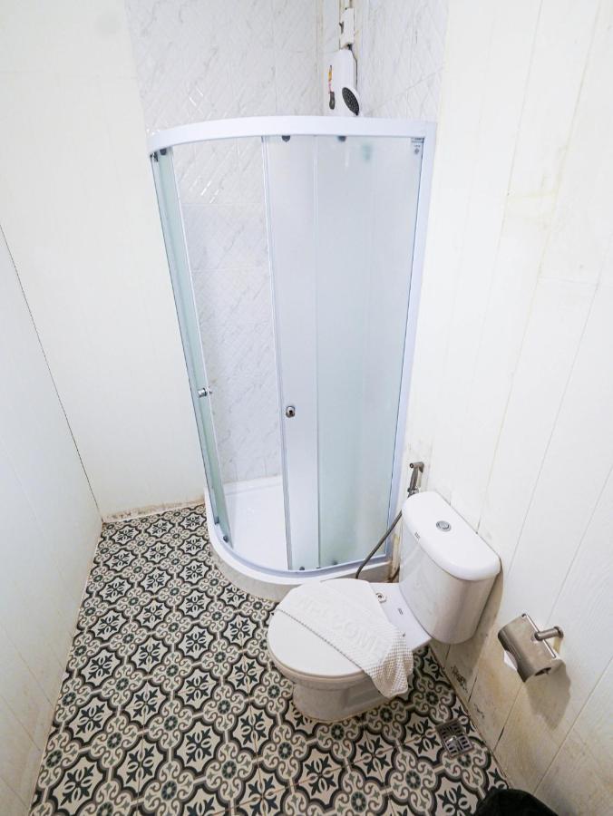 Roomquest Rim Praya Dinsor Road Bangkok Luaran gambar